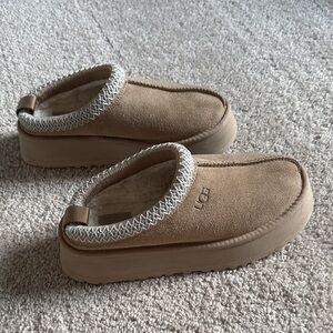 UGG Sand Tazz Platforms